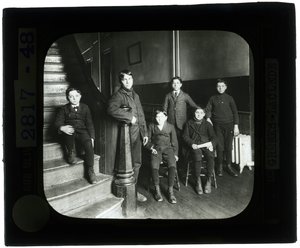 Laclede学校の階段に提起された6人のギリシャの少年 作： Unbekannt Unbekannt